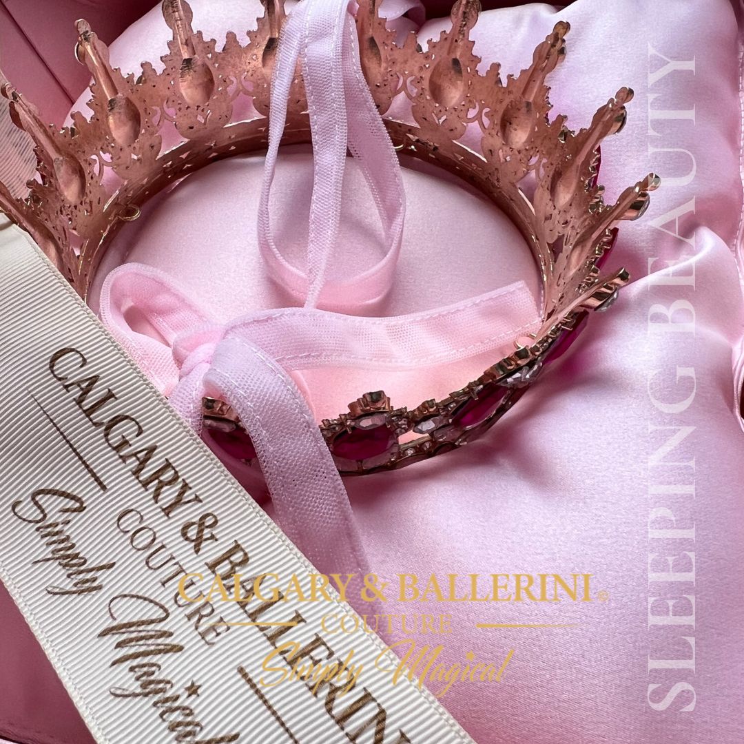 Elegant pink crown for princess birthday parties
