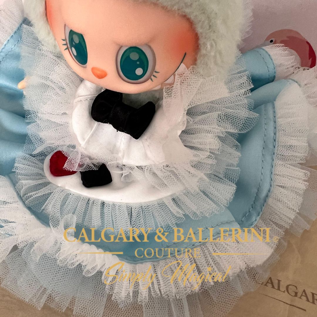 Alice in Wonderland Labubu outfit 